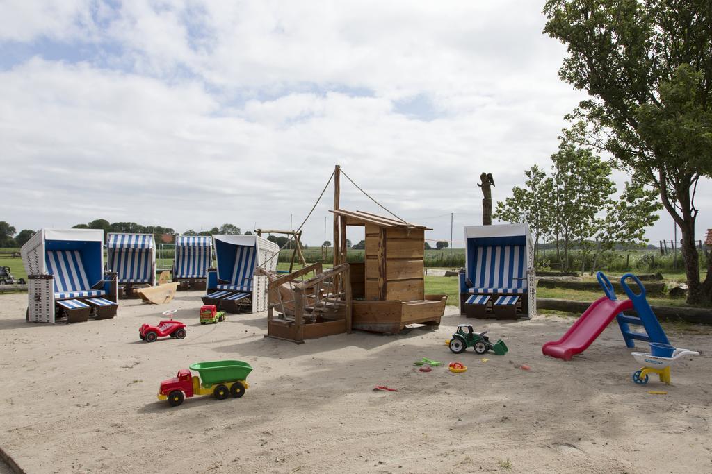 Frieslandstern - Ferienhof Und Hotel ชิลลิคช์ ภายนอก รูปภาพ