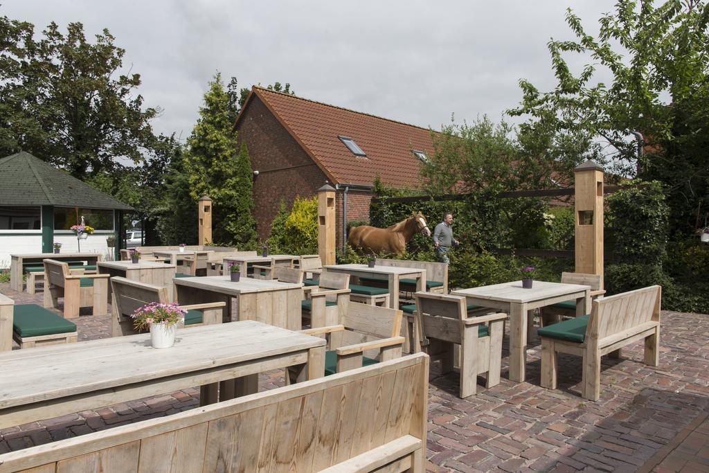 Frieslandstern - Ferienhof Und Hotel ชิลลิคช์ ภายนอก รูปภาพ