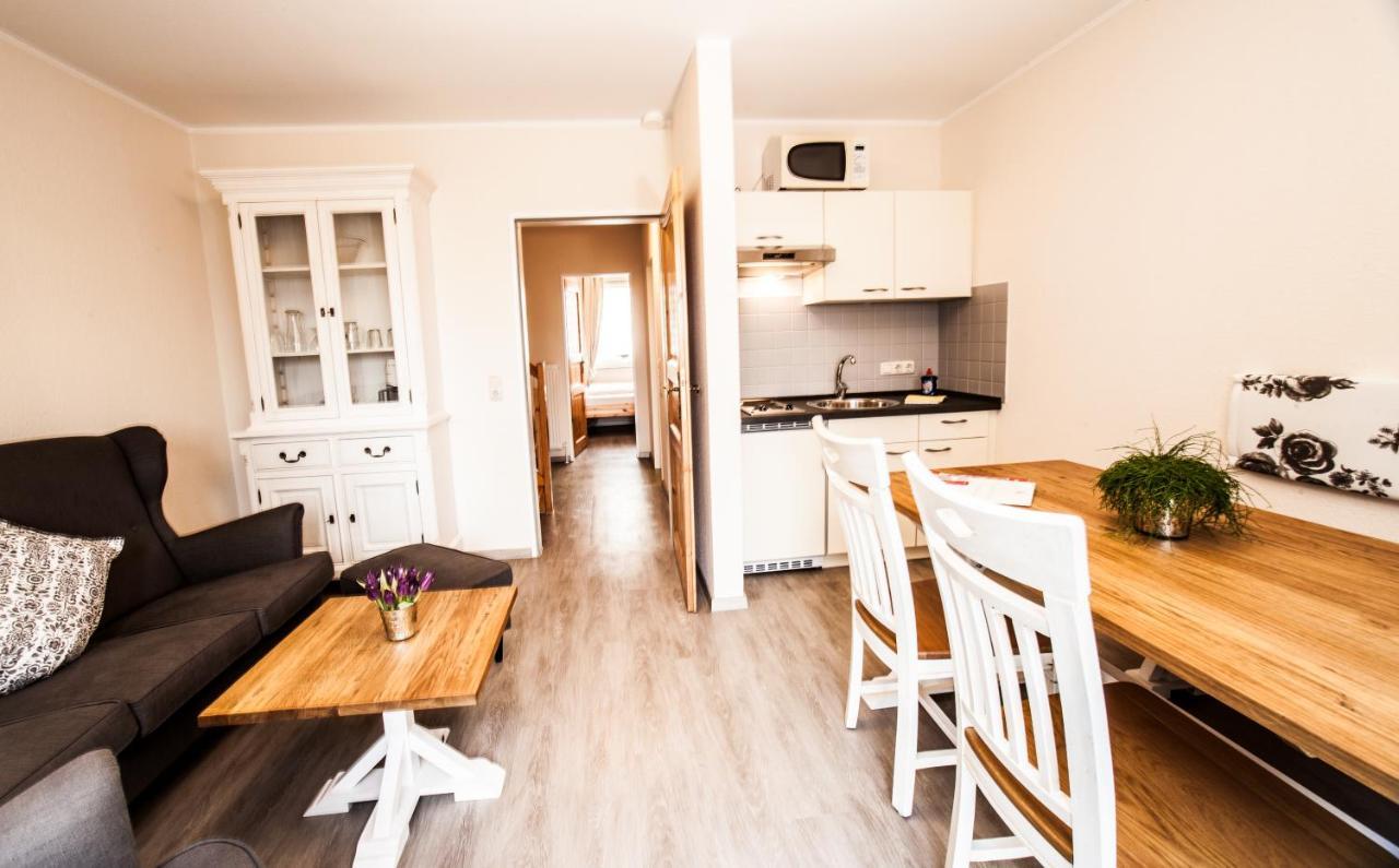Frieslandstern - Ferienhof Und Hotel ชิลลิคช์ ภายนอก รูปภาพ