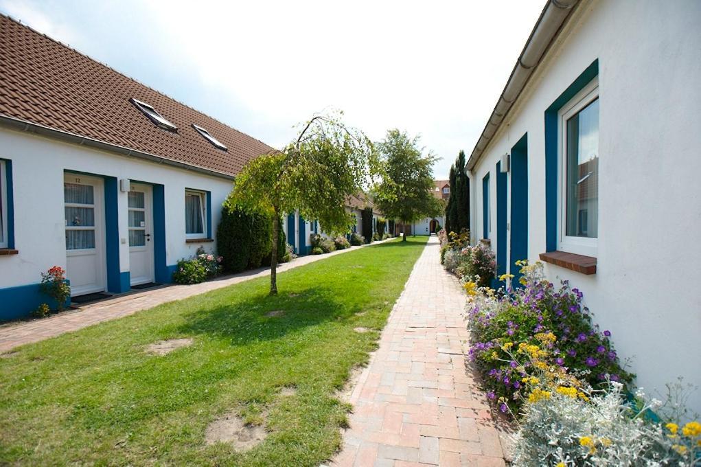 Frieslandstern - Ferienhof Und Hotel ชิลลิคช์ ภายนอก รูปภาพ